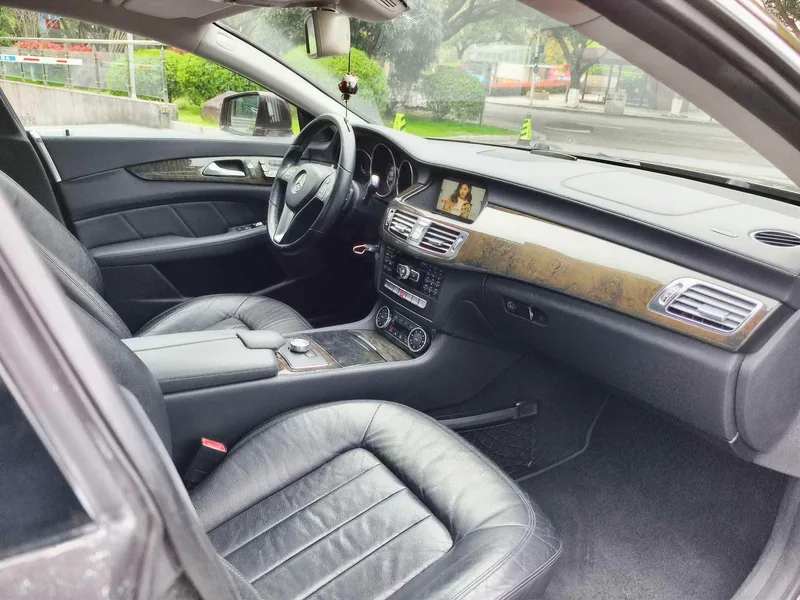 Mercedes-Benz CLS 2012 CLS 300 CGI intérieur photo 8