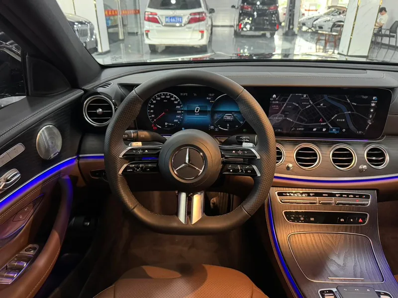 Mercedes-Benz E-Class 2023 E 300 L Люксовый Спортивный седан интерьер фото 8