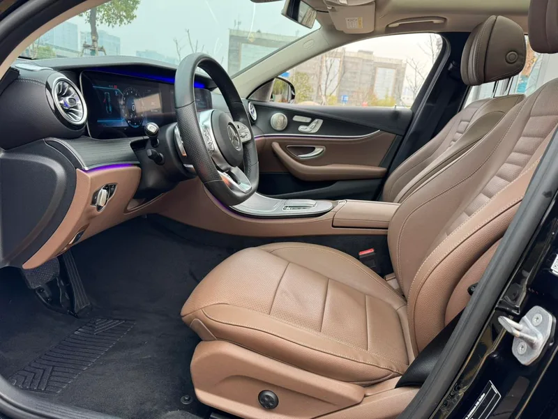 Mercedes-Benz E-Class 2020 Restyling E 300 L Sports fashion type interior photo 17