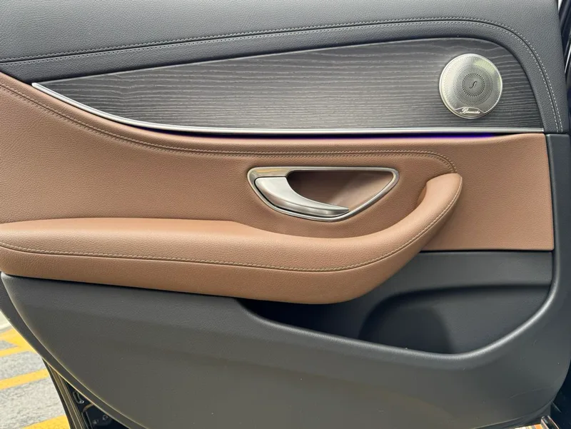 Mercedes-Benz E-Class 2020 Restyling E 300 L Sports fashion type interior photo 19