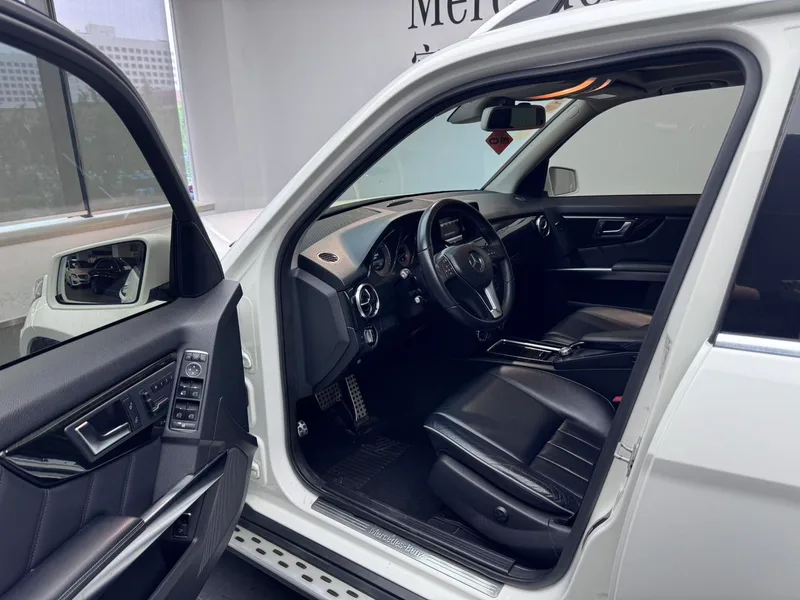 Mercedes-Benz GLK-Class 2013 GLK 300 4MATIC Luxury type exterior photo 3