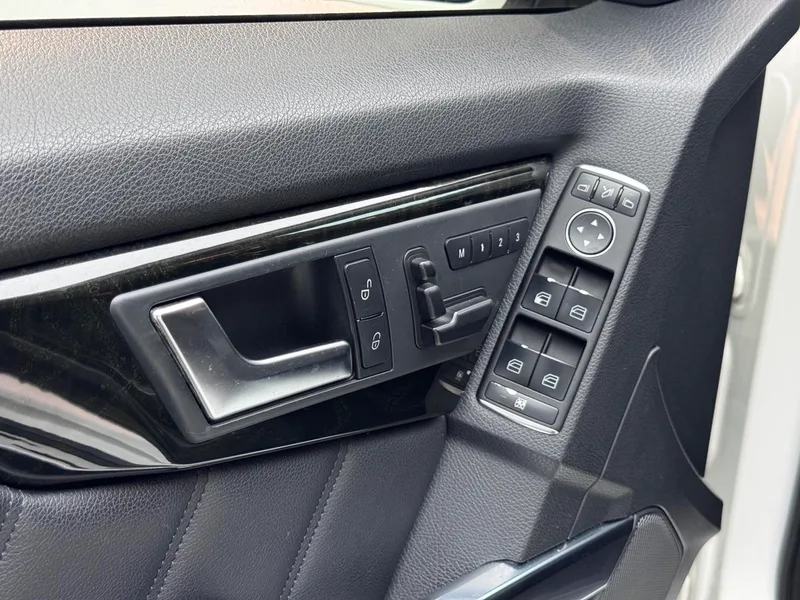 Mercedes-Benz GLK-Class 2013 GLK 300 4MATIC Luxury type interior photo 15