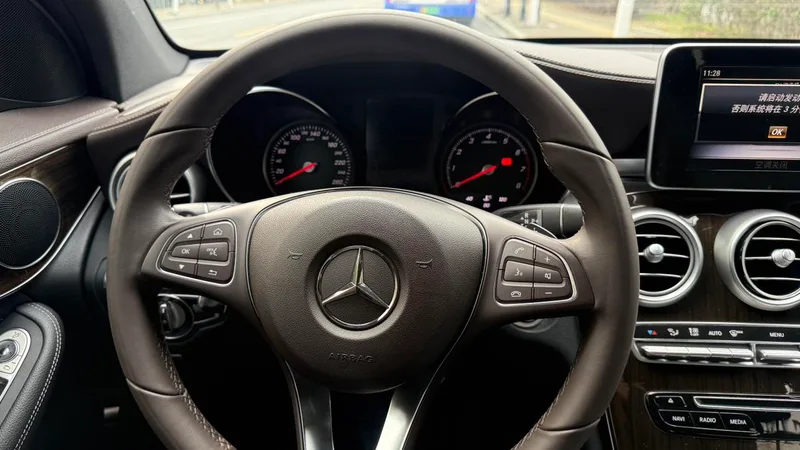 Mercedes-Benz GLC 2019 GLC 260 L 4MATIC De lujo exterior foto 4