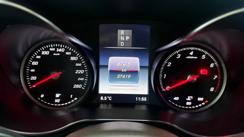 Mercedes-Benz GLC 2019 GLC 260 L 4MATIC De lujo interior foto 10