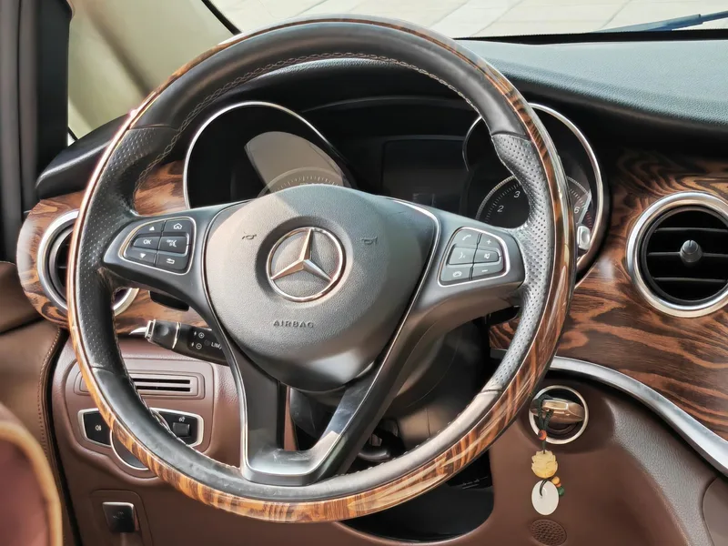 Mercedes-Benz V-Class 2018 V 260 Pilot Edition Country VI interior photo 13