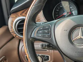 Mercedes-Benz V-Class 2018 V 260 Pilot Edition Country VI interior photo 17