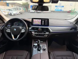 BMW 5 Series 2022 Reforma 530Li Líder Traje de lujo exterior foto 7