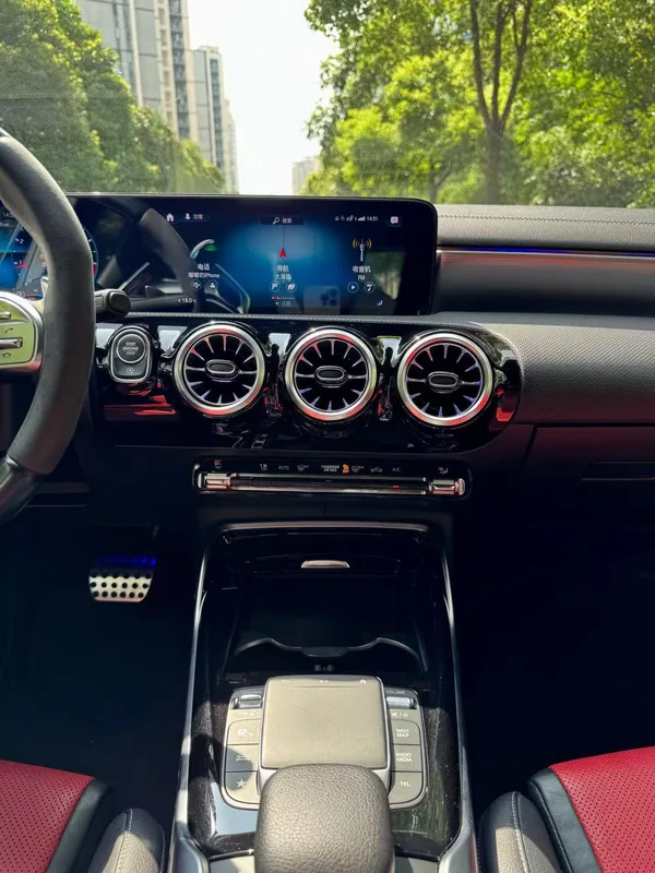 Mercedes-Benz Mercedes-AMG A-Class 2020 Reforma AMG A 45 4MATIC interior foto 9