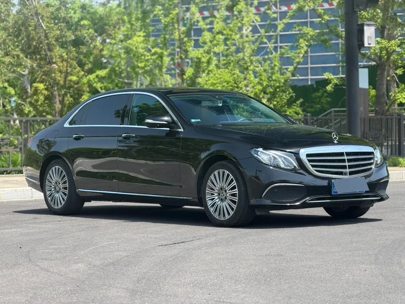 Mercedes-Benz E-Class 2020 E 300 L De lujo exterior foto 3