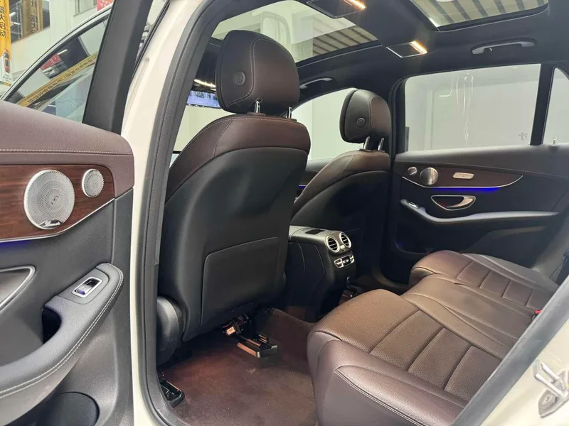 Mercedes-Benz GLC 2021 GLC 300 L 4MATIC Dynamic interior photo 15