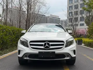 Mercedes-Benz GLA 2016 GLA 200 Type dynamique extérieur photo 2