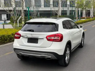 Mercedes-Benz GLA 2016 GLA 200 Type dynamique extérieur photo 4