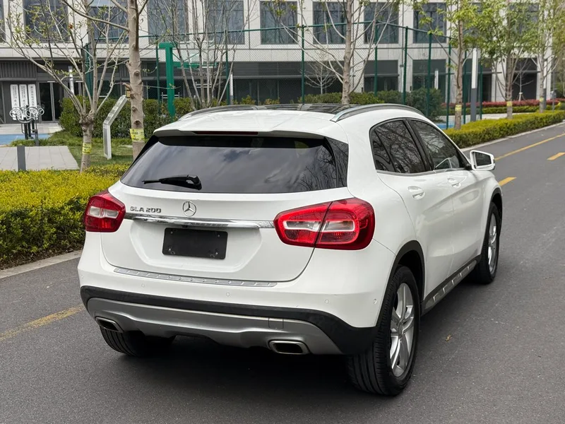 Mercedes-Benz GLA 2016 GLA 200 Type dynamique extérieur photo 4
