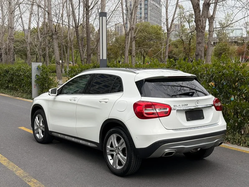 Mercedes-Benz GLA 2016 GLA 200 Type dynamique extérieur photo 5