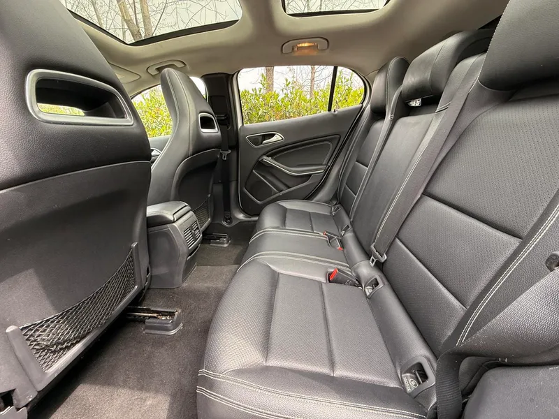 Mercedes-Benz GLA 2016 GLA 200 Type dynamique intérieur photo 8