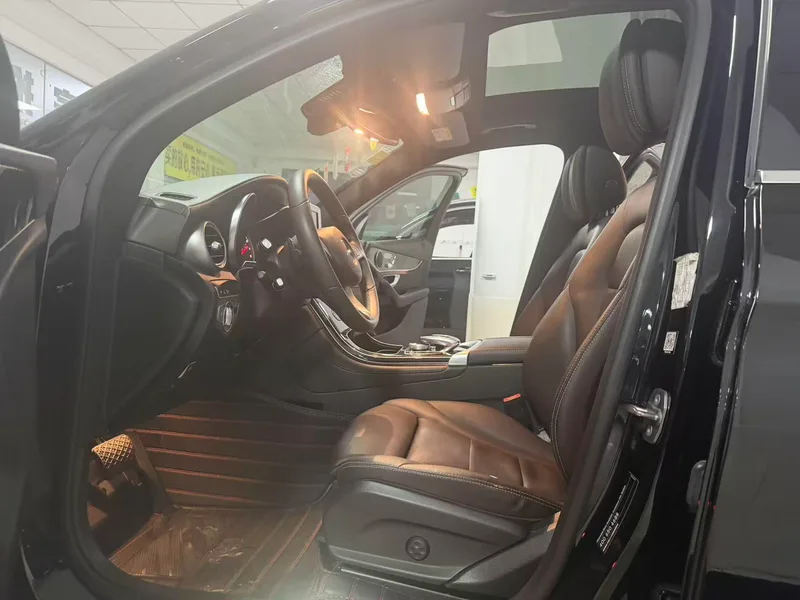Mercedes-Benz GLC 2019 GLC 260 L 4MATIC Dinámico interior foto 8