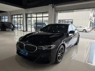 BMW 5 Series 2022 Mise à jour 525i M Ensemble de sport