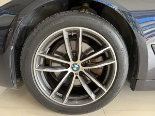BMW 5 Series 2022 Reforma 525i M Conjunto deportivo interior foto 15