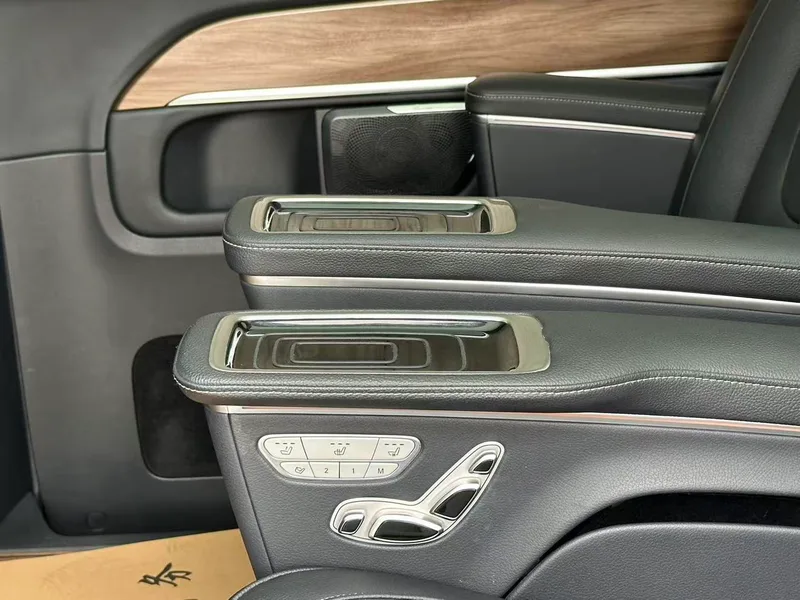 Mercedes-Benz V-Class 2021 V 260 Versión de lujo interior foto 15