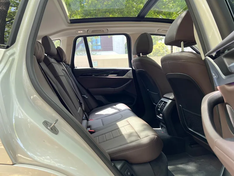 BMW X3 2021 xDrive25i M Sports suit interior photo 13