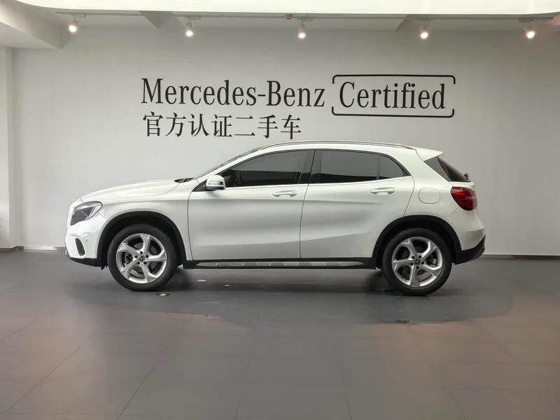 Mercedes-Benz GLA 2017 GLA 200 Dinámico exterior foto 2