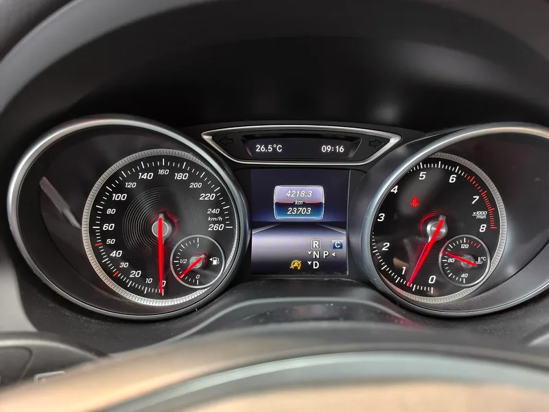 Mercedes-Benz GLA 2017 GLA 200 Dinámico exterior foto 5