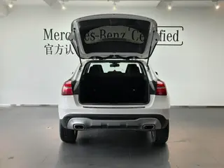Mercedes-Benz GLA 2017 GLA 200 Dinámico interior foto 12