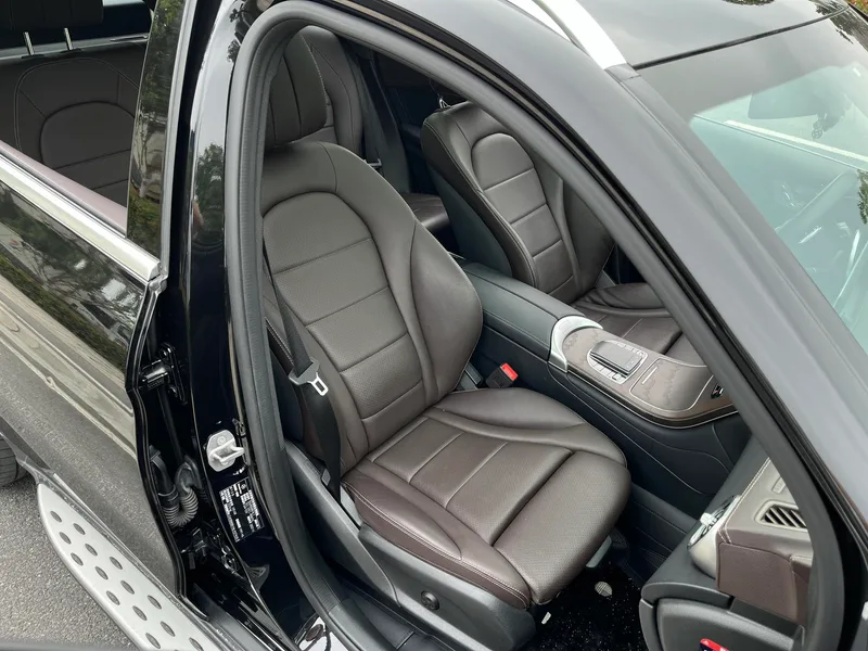 Mercedes-Benz GLC 2022 Tres cambios GLC 260 L 4MATIC Dinámico interior foto 10