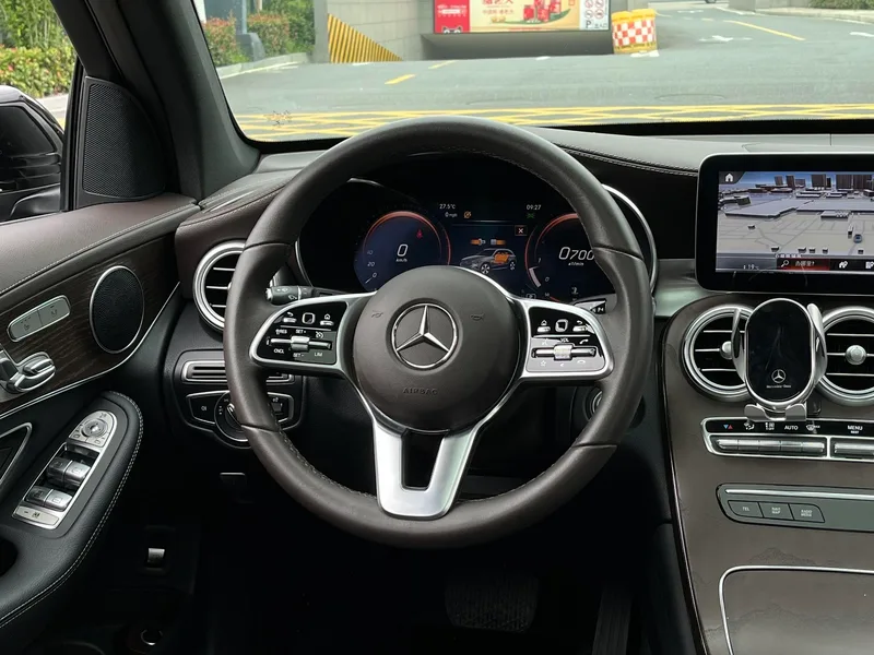Mercedes-Benz GLC 2022 Tres cambios GLC 260 L 4MATIC Dinámico interior foto 11