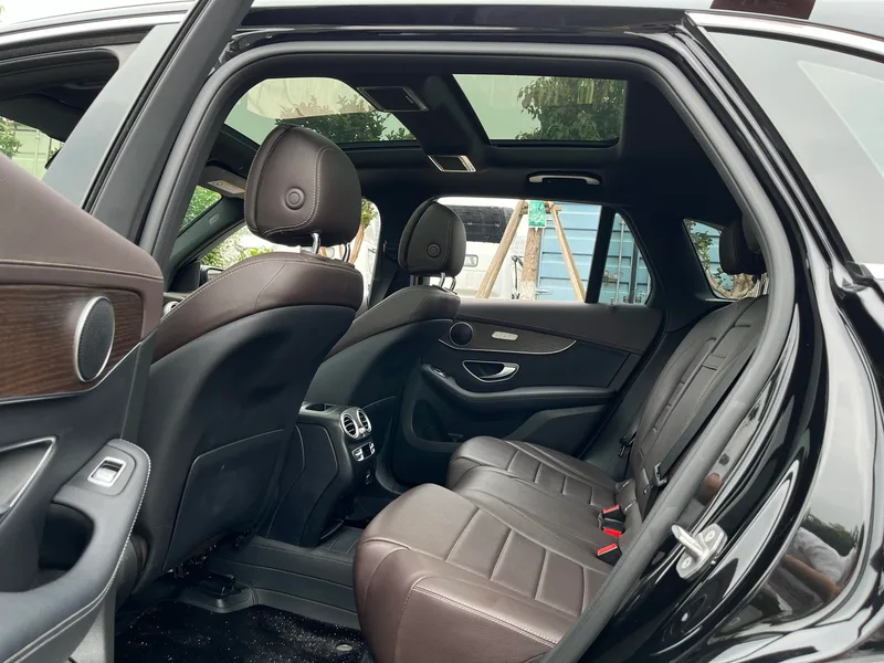 Mercedes-Benz GLC 2022 Tres cambios GLC 260 L 4MATIC Dinámico interior foto 15