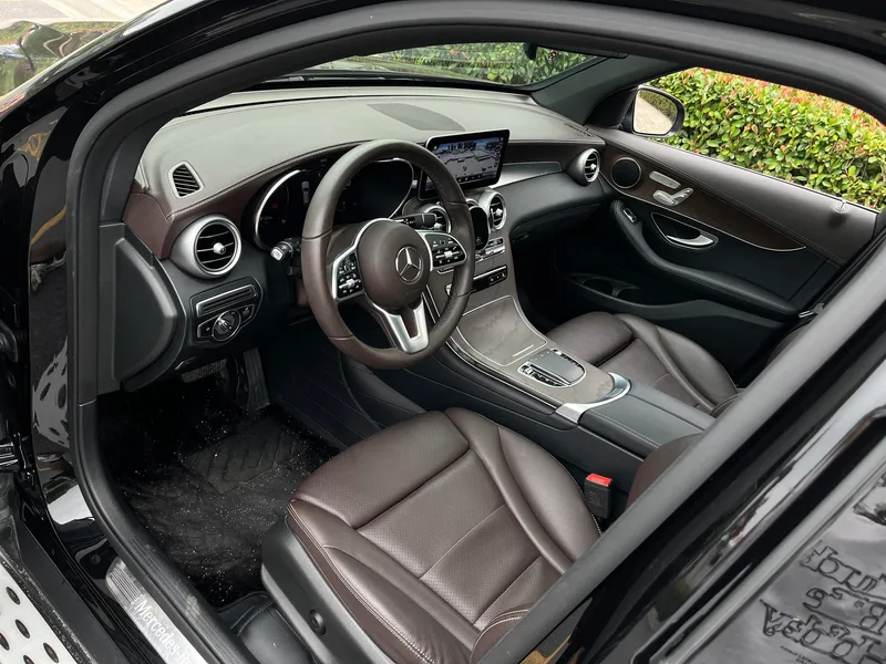 Mercedes-Benz GLC 2022 Tres cambios GLC 260 L 4MATIC Dinámico interior foto 16