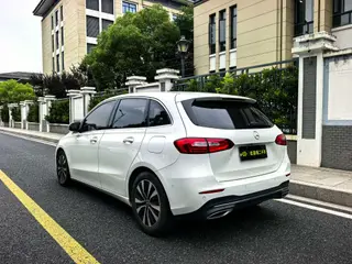 Mercedes-Benz B-Class 2022 B 180 Style tendance extérieur photo 5
