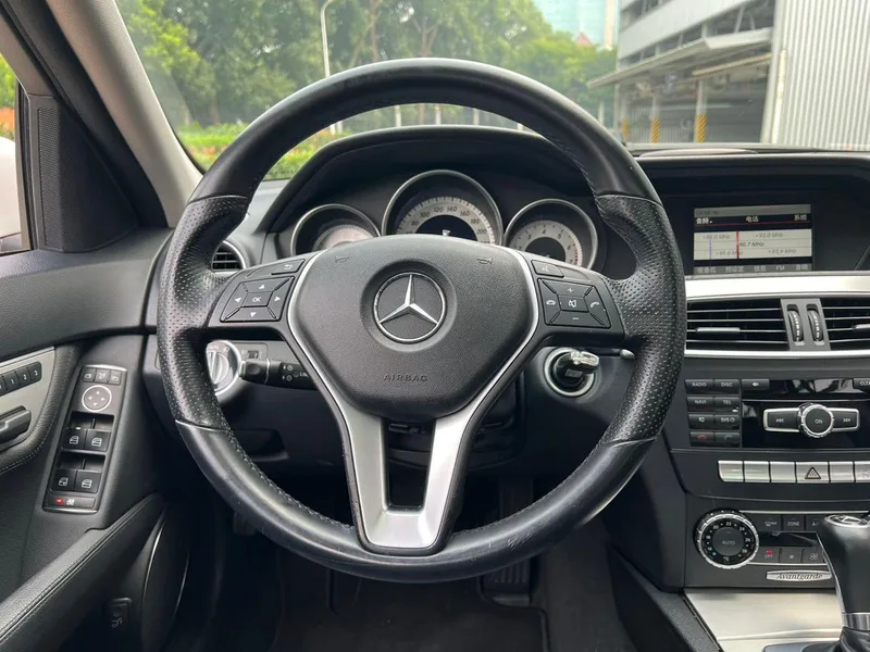 Mercedes-Benz C-Class 2011 C 200 Edición de viaje deportivo de lujo exterior foto 4