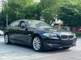 BMW 5 Series 2012 530Li Luxury type exterior photo 2