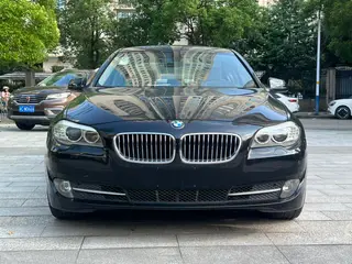 BMW 5 Series 2012 530Li Luxury type exterior photo 3