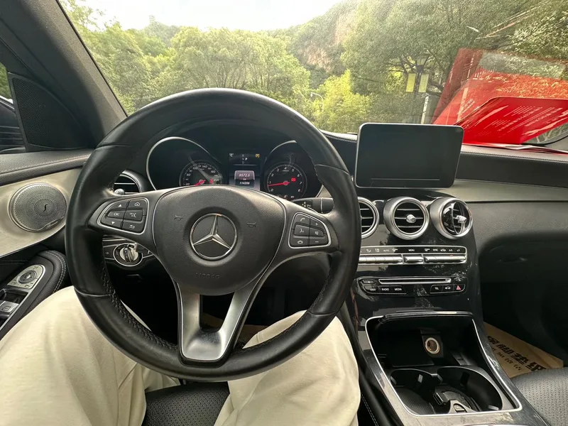 Mercedes-Benz GLC 2016 GLC 200 4MATIC interior photo 11