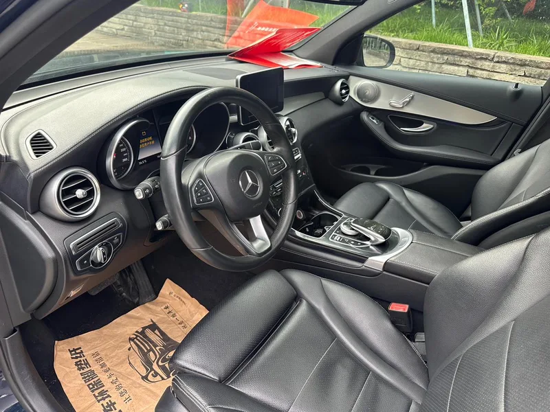 Mercedes-Benz GLC 2016 GLC 200 4MATIC interior photo 13
