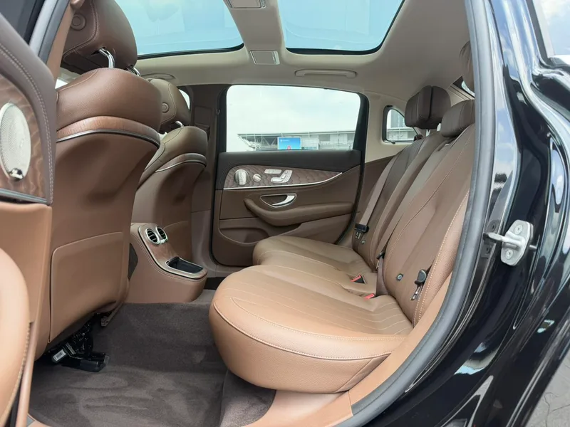 Mercedes-Benz E-Class 2021 E 300 L Luxury type Passenger car interior photo 7