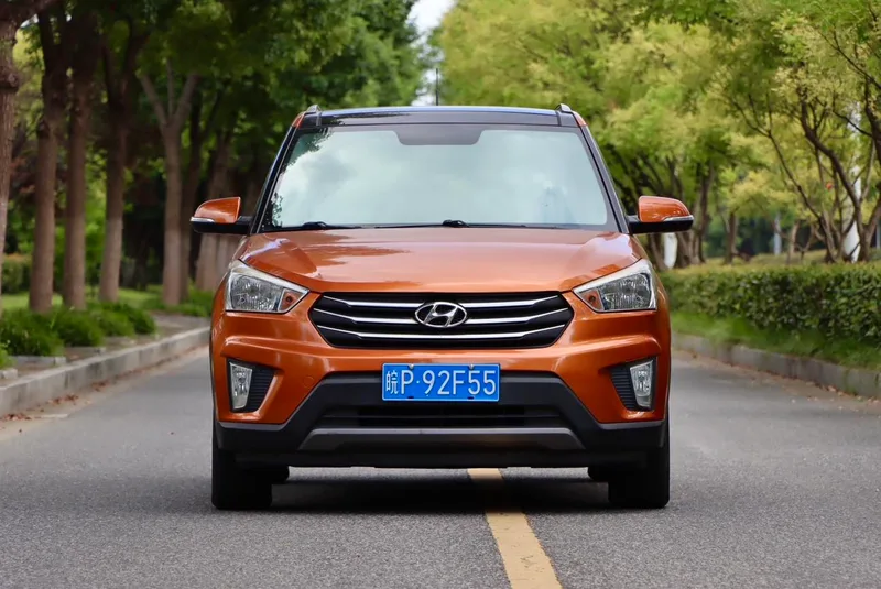 Hyundai ix25 2015 1.6L Tipo inteligente de tracción automática en dos ruedas GLS exterior foto 2 Hyundai ix25 2015 1.6L Tipo inteligente de tracción automática en dos ruedas GLS exterior foto 2
