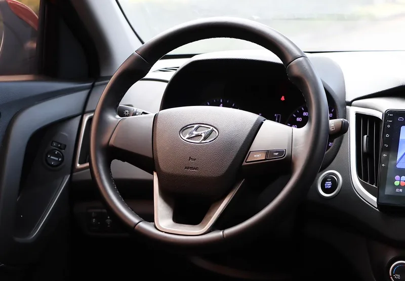 Hyundai ix25 2015 1.6L Tipo inteligente de tracción automática en dos ruedas GLS exterior foto 3 Hyundai ix25 2015 1.6L Tipo inteligente de tracción automática en dos ruedas GLS exterior foto 3