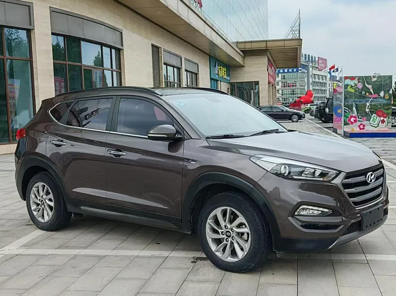 Hyundai Tucson 2015 1.6T Dual-clutch, two-wheel drive, intelligent model exterior photo 3 Hyundai Tucson 2015 1.6T Dual-clutch, two-wheel drive, intelligent model exterior photo 3