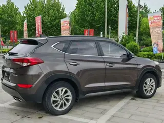 Hyundai Tucson 2015 1.6T Dual-clutch, two-wheel drive, intelligent model interior photo 7 Hyundai Tucson 2015 1.6T Dual-clutch, two-wheel drive, intelligent model interior photo 7