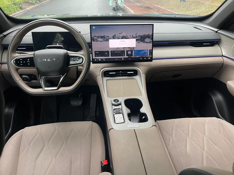 Chery Tiggo 8 PLUS 2025 Kunpeng 290TGDI DCT Premium Trim 7 seat interior photo 6