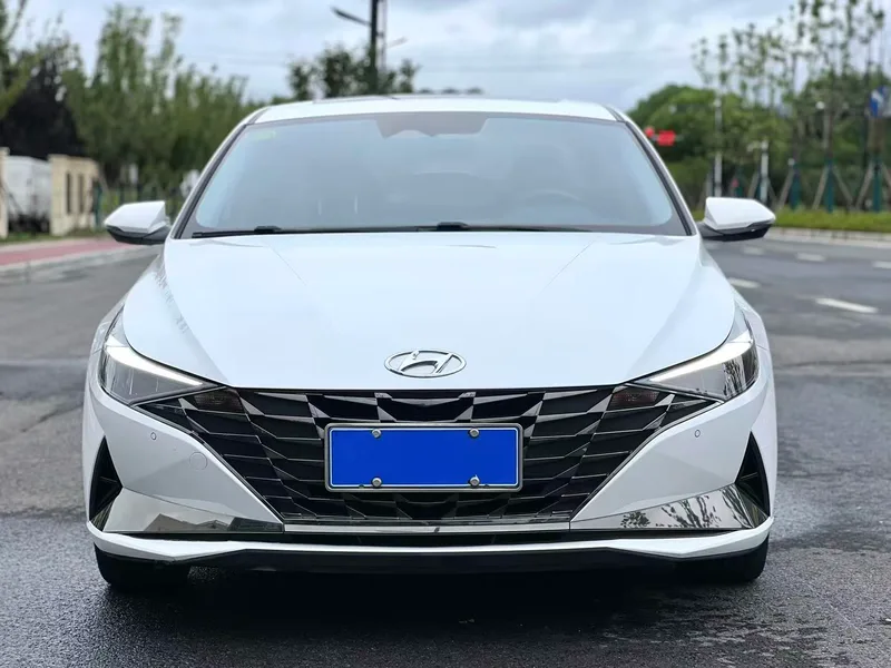 Hyundai Elantra 2021 1.5L CVT LUX Premium Edition exterior photo 2 Hyundai Elantra 2021 1.5L CVT LUX Premium Edition exterior photo 2
