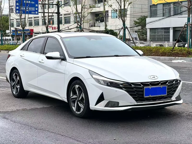 Hyundai Elantra 2021 1.5L CVT LUX Premium Edition exterior photo 3 Hyundai Elantra 2021 1.5L CVT LUX Premium Edition exterior photo 3