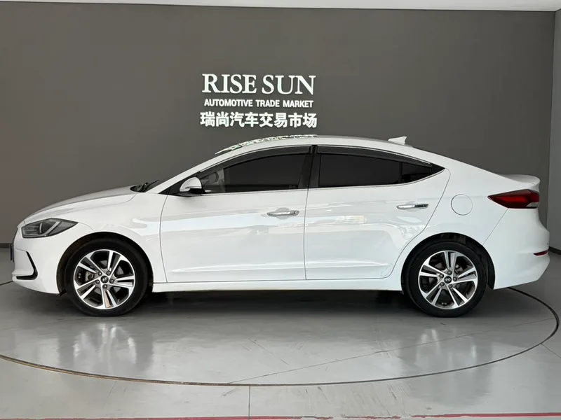 Hyundai Elantra Lingdong 2016 1.6L Auto Zhixuan Elite-type exterior photo 3 Hyundai Elantra Lingdong 2016 1.6L Auto Zhixuan Elite-type exterior photo 3
