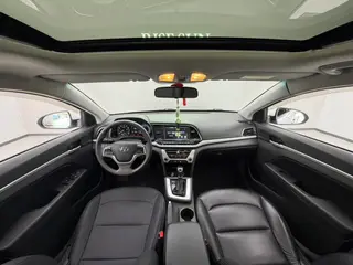 Hyundai Elantra Lingdong 2016 1.6L Auto Zhixuan Elite-type interior photo 11 Hyundai Elantra Lingdong 2016 1.6L Auto Zhixuan Elite-type interior photo 11