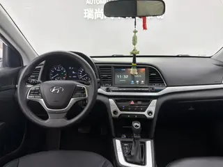 Hyundai Elantra Lingdong 2016 1.6L Auto Zhixuan Elite-type interior photo 14 Hyundai Elantra Lingdong 2016 1.6L Auto Zhixuan Elite-type interior photo 14