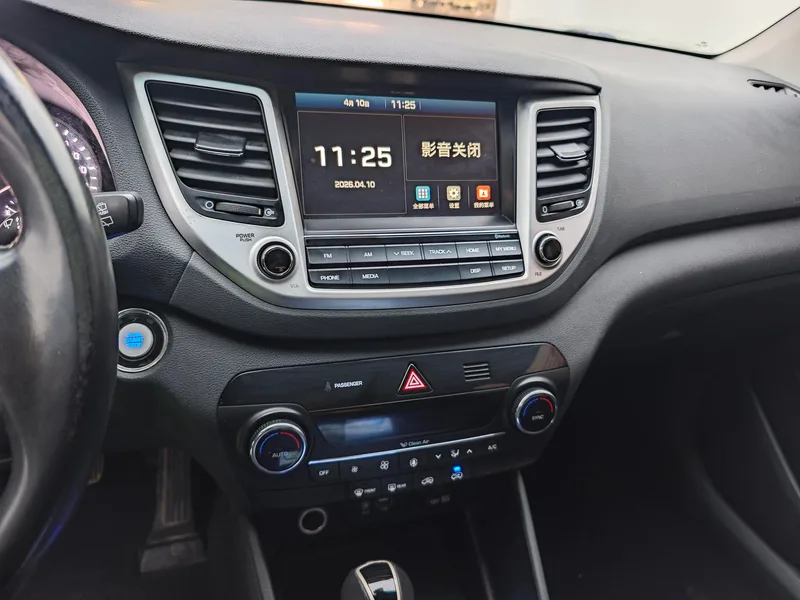 Hyundai Tucson 2015 1.6T Double embrayage, traction avant, version intelligente extérieur photo 8 Hyundai Tucson 2015 1.6T Double embrayage, traction avant, version intelligente extérieur photo 8