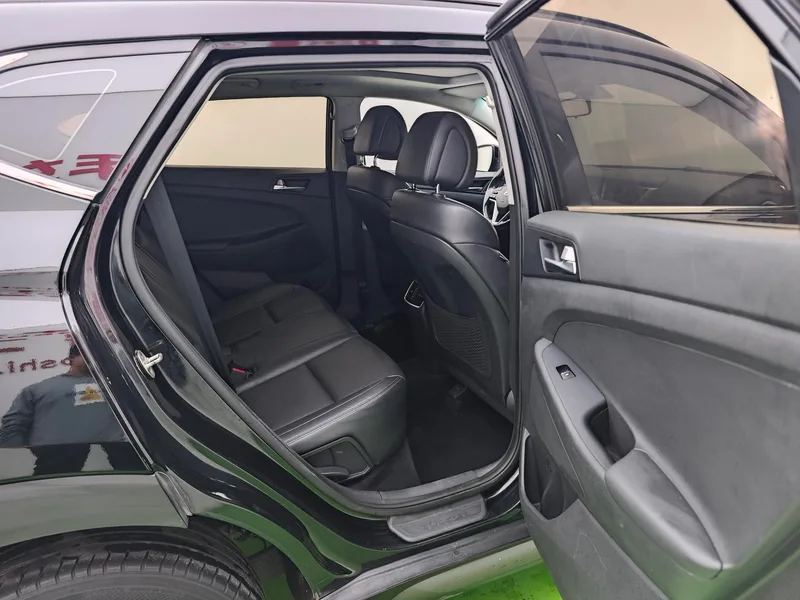 Hyundai Tucson 2015 1.6T Double embrayage, traction avant, version intelligente intérieur photo 12 Hyundai Tucson 2015 1.6T Double embrayage, traction avant, version intelligente intérieur photo 12